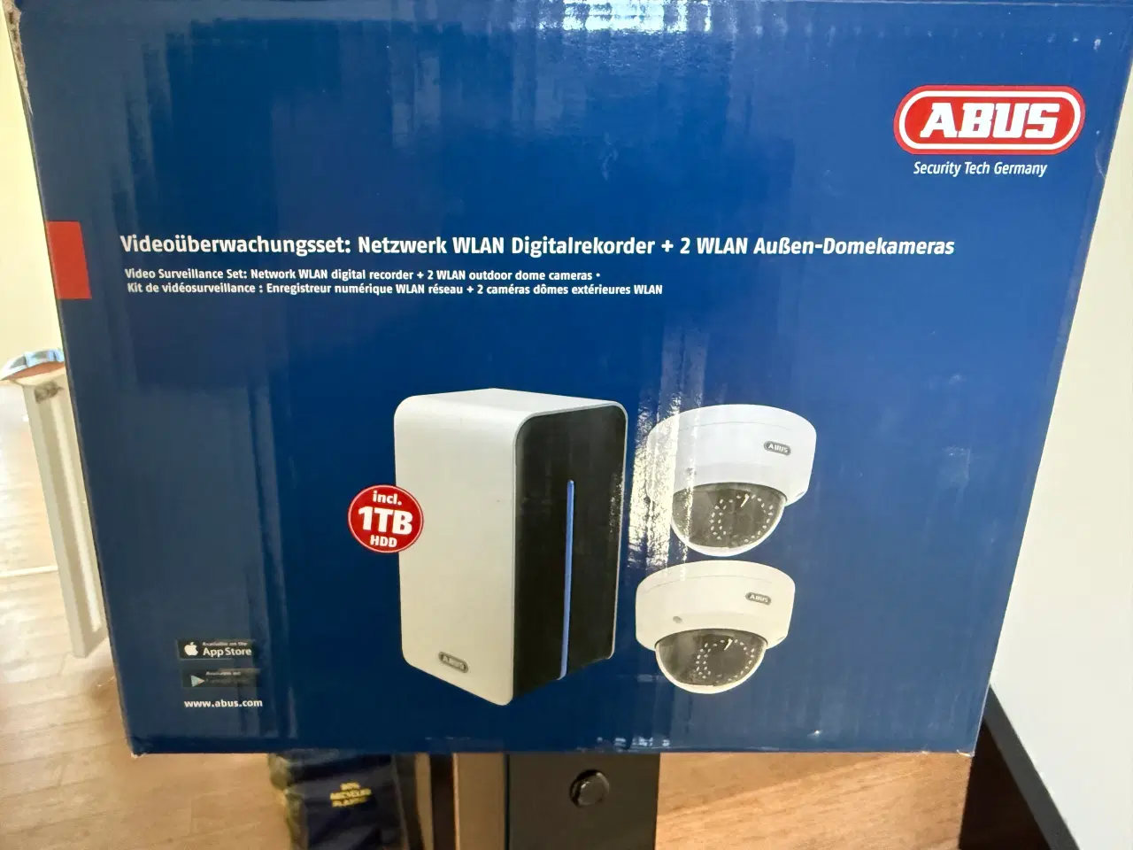 Billede 1 - Overvågningskamera (2stk) og 1 TB harddisk