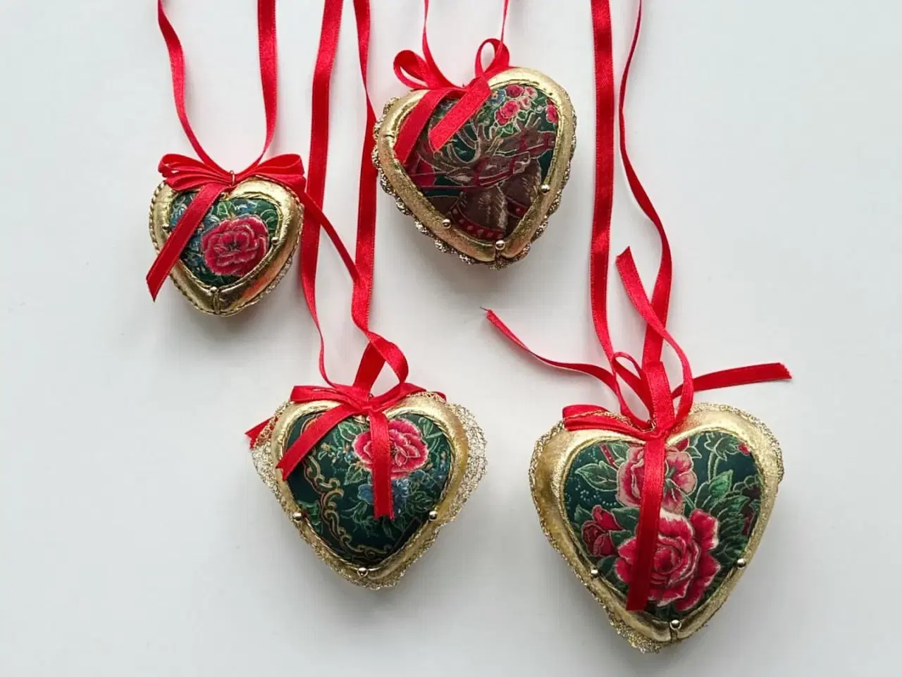 Billede 3 - Retro patchwork hjerter, polystyren, 4 stk samlet
