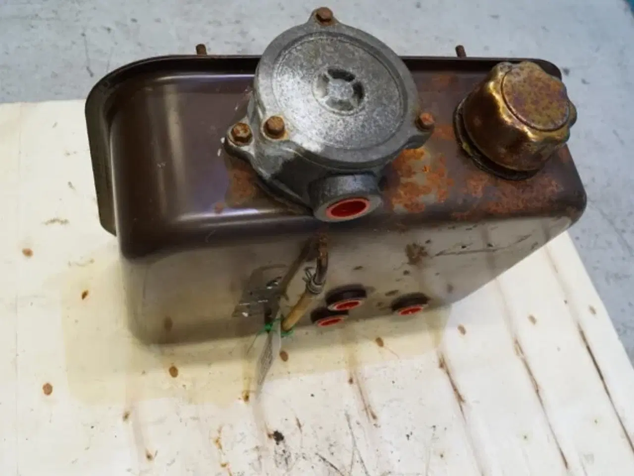 Billede 4 - Dronningborg D7200 Hydrauliktank 28751699