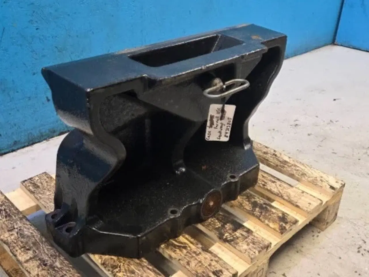 Billede 6 - Case Farmall 115C Frontvægt Holder 84313805