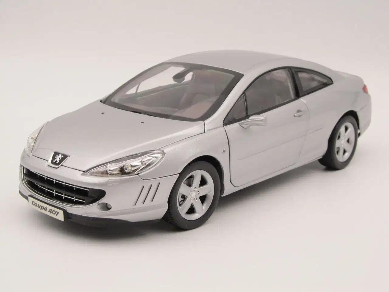 Billede 1 - 2006 Peugeot 407 3,0 V6 Coupe 1:18 