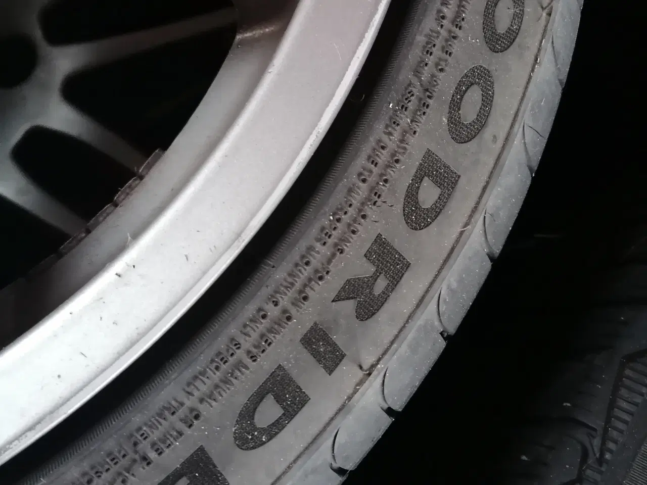 Billede 2 - Dæk 225/40-18*