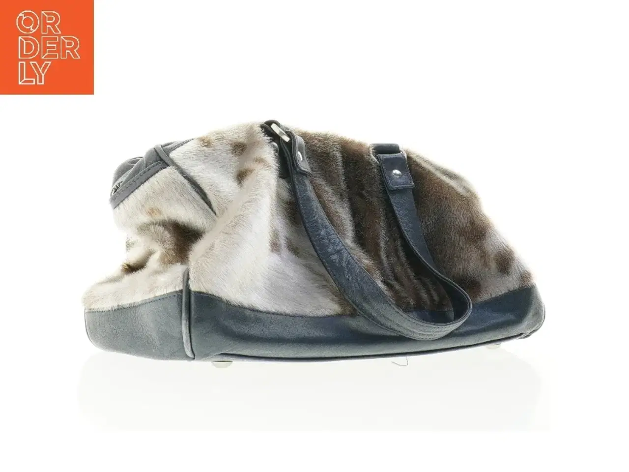 Billede 2 - Håndtaske i pels og læder fra Great Greenland By Isaksen Design (str. 37 x 22 x 13 cm)