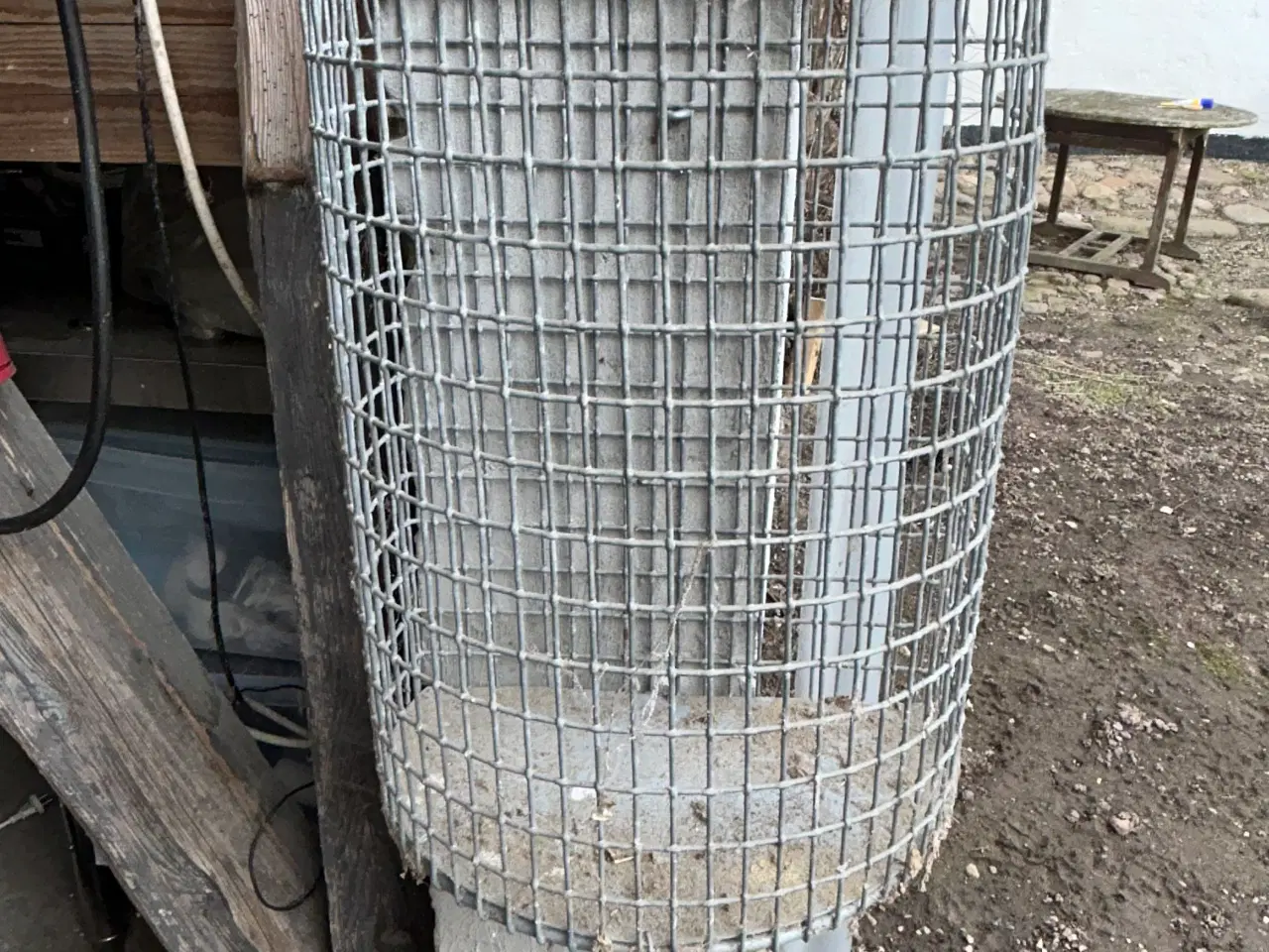 Billede 1 - Tråd skraldespande til ophæng på væg eller lign. 