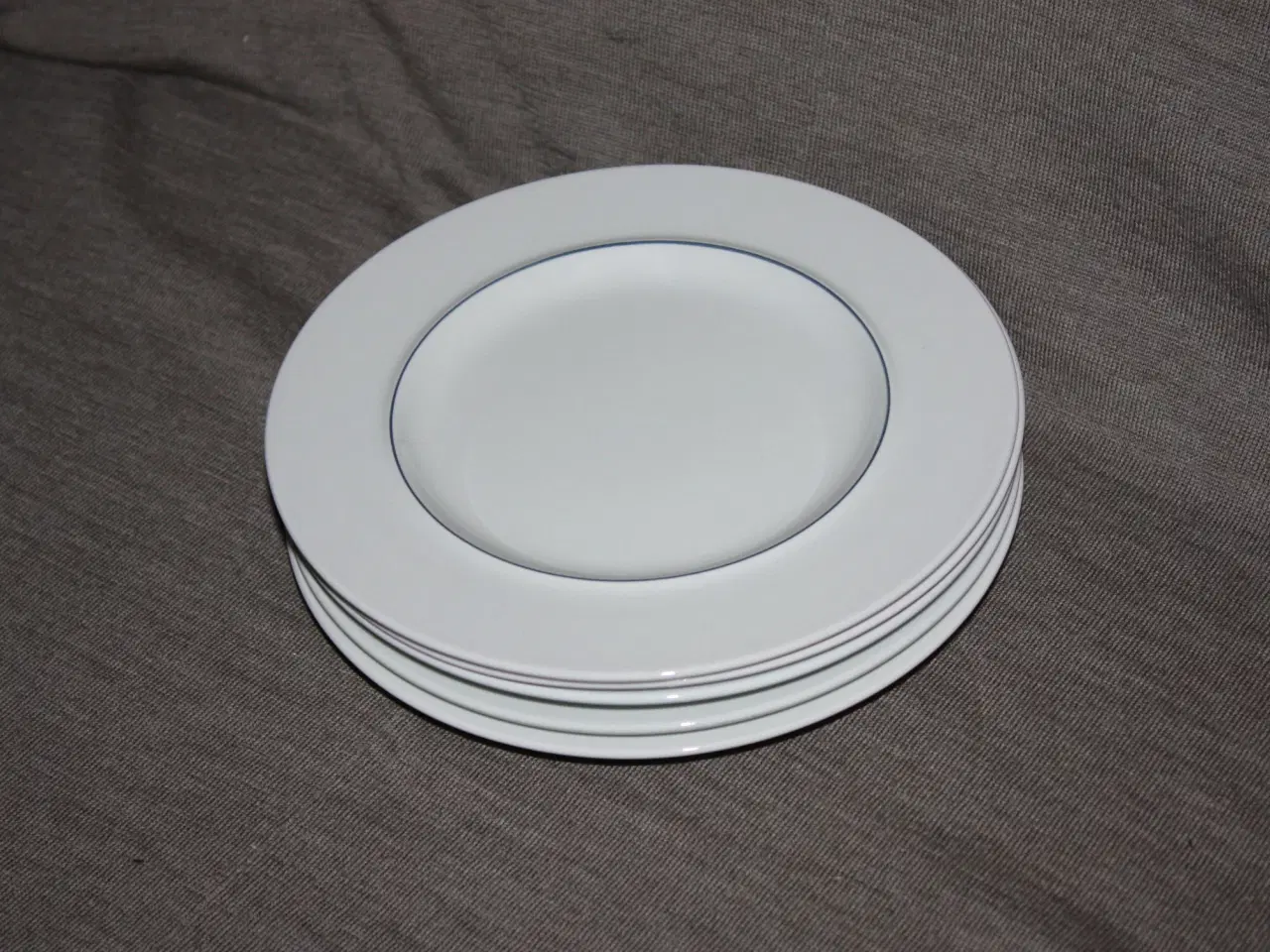 Billede 1 - Royal Copenhagen Blåkant tallerken 17 cm diam.