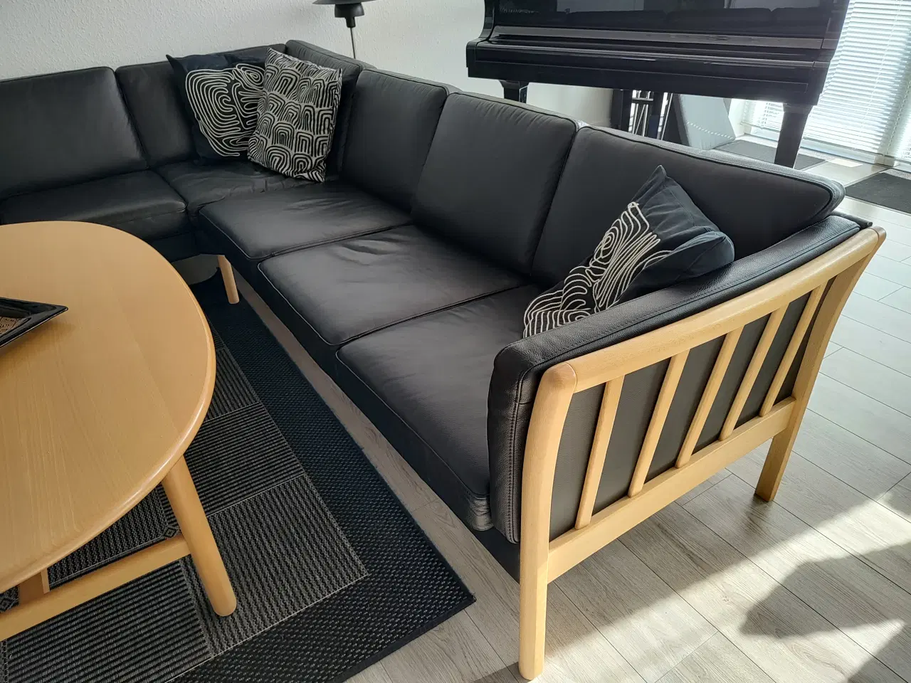 Billede 2 - Hjørnesofa i semianilinlæder