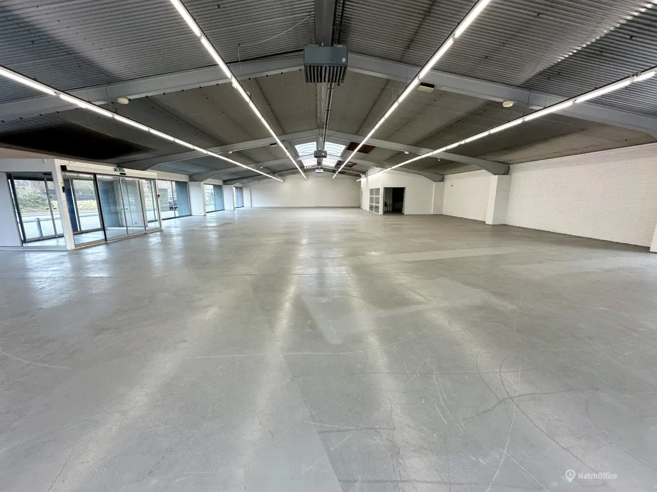 Billede 2 - Butiks- eller showroomlejemål på Farøvej 1. 9800 Hjørring