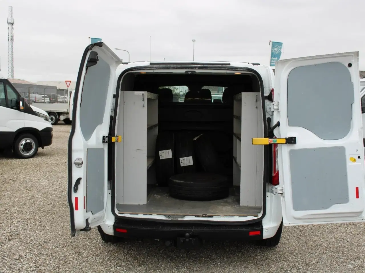Billede 11 - Ford Transit Custom 320L 2,0 TDCi 130 Mandskabsvogn