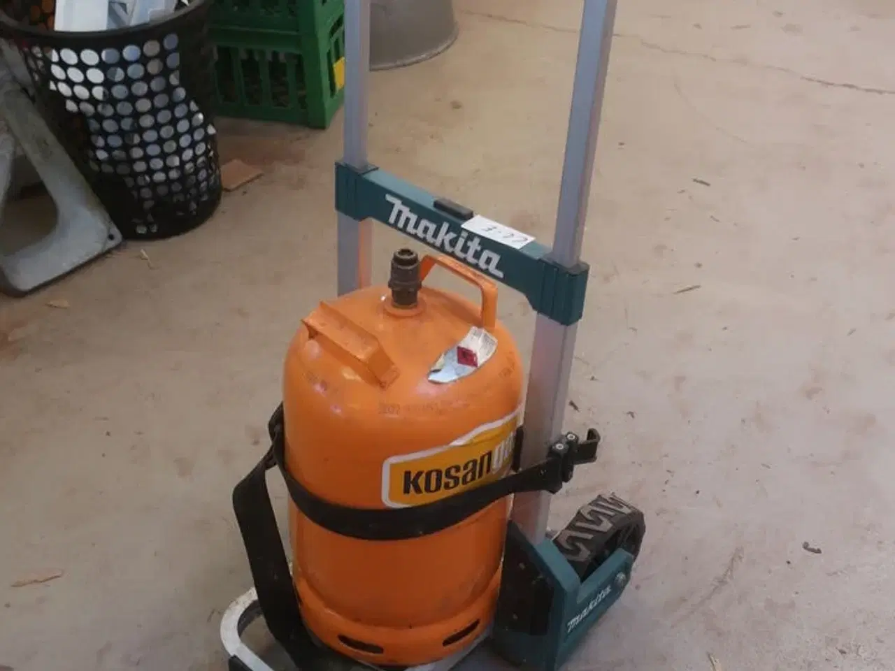 Billede 1 - Foldbar vogn MAKITA inkl. 11 kg gasflaske (tom)