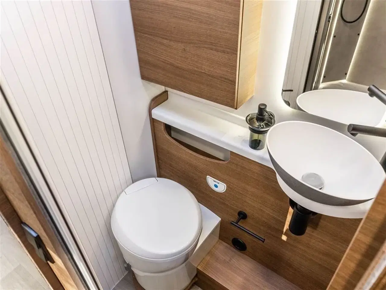 Billede 34 - 2026 - Benimar Mileo 268 Skandinavisk design og komfort året rundt