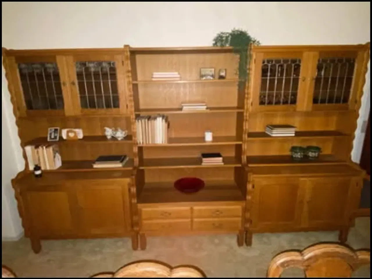 Billede 3 - Egetræs reol til tallerkner-vinglas og fade