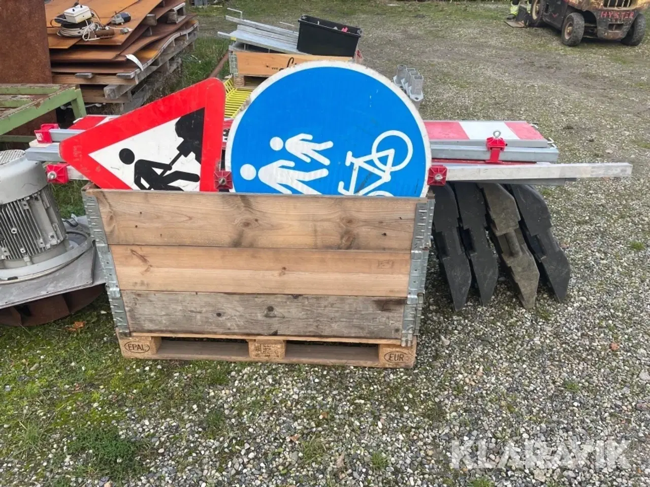 Billede 4 - Diverse afspærringer og skilte