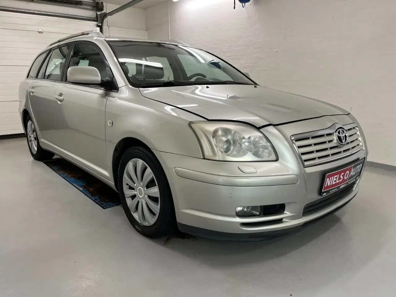 Billede 2 - Toyota Avensis 2,0 Sol stc.