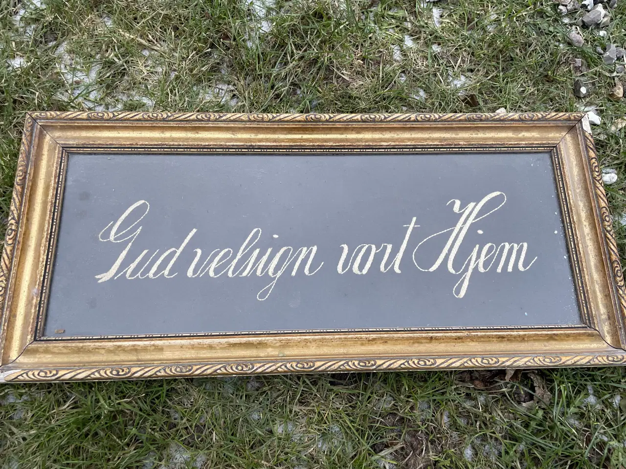 Billede 1 - Broderet billede med religiøs tekst. 