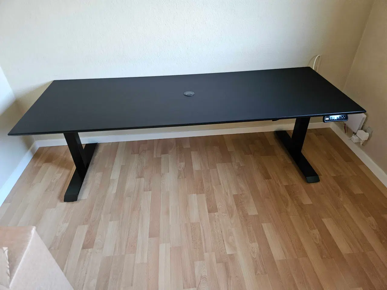 Billede 2 - Hæve/sænke skrivebord sort nanolaminat