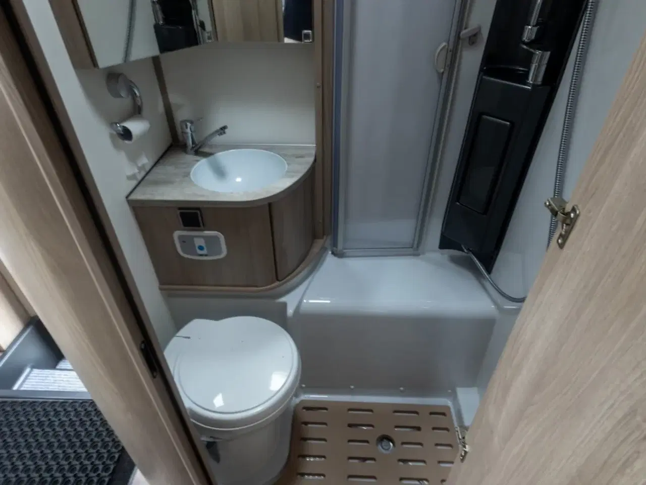 Billede 20 - Mercedes Kabe 2,0 Travel Master 750 LGB NOVUM aut.