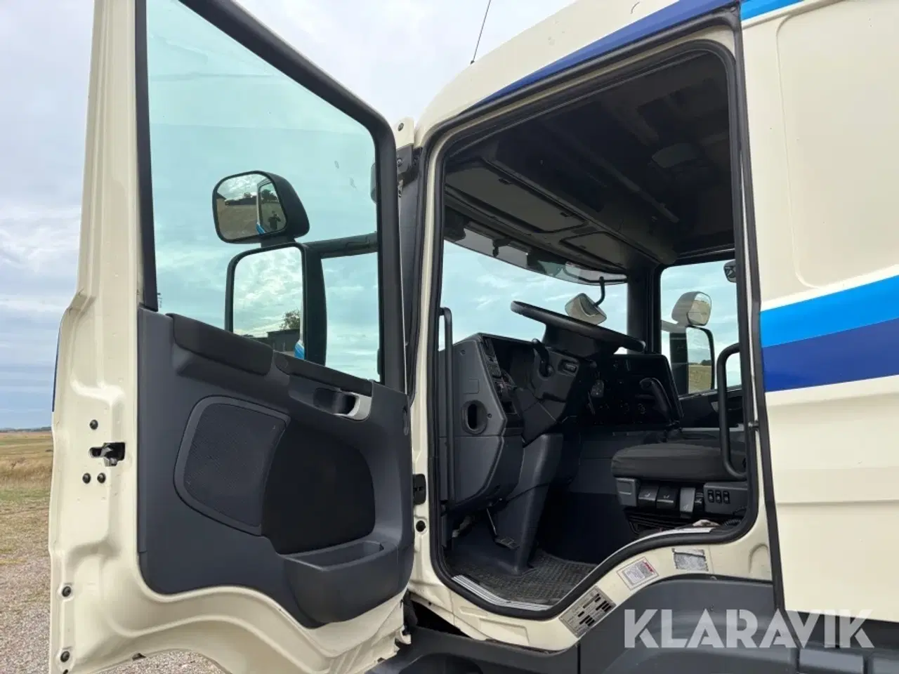 Billede 9 - Lastbil Scania P 320 med veksellad og kasse