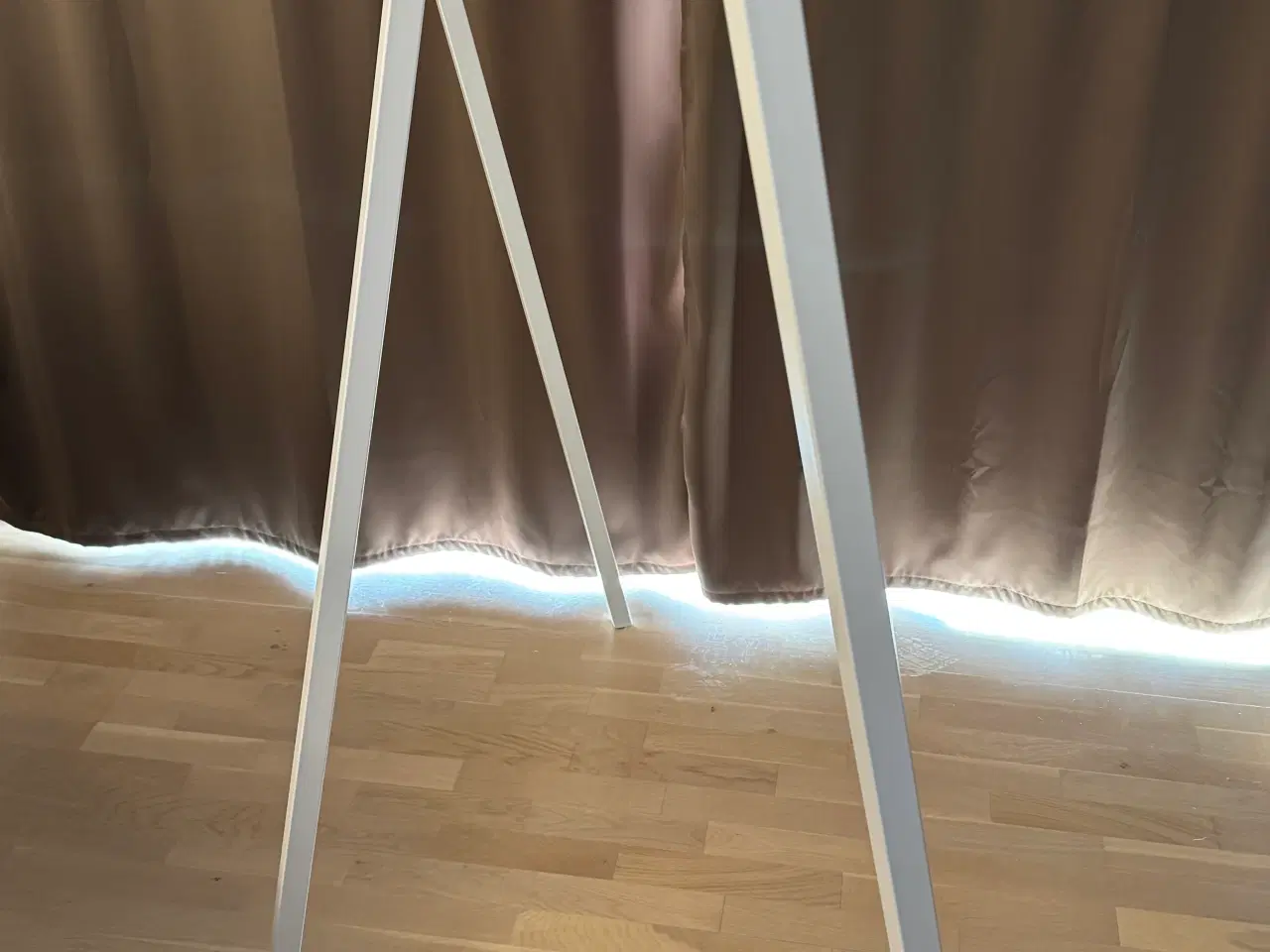 Billede 3 - Hay - garderobestativ - Loop stand tøjstativ i hvi