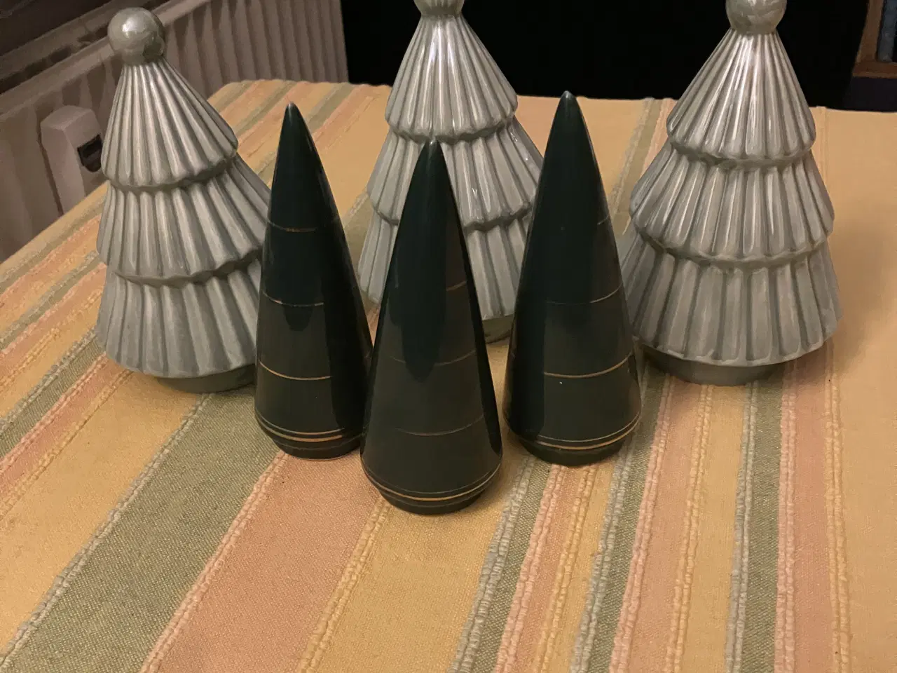 Billede 1 - juletræer i porcelæn