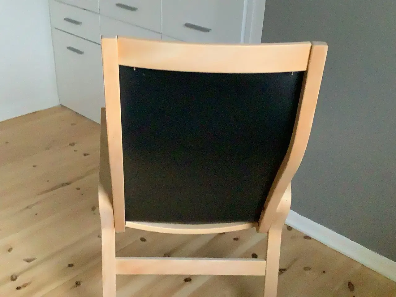 Billede 2 - Lænestol, formspændt bøg, med sort okse læder 