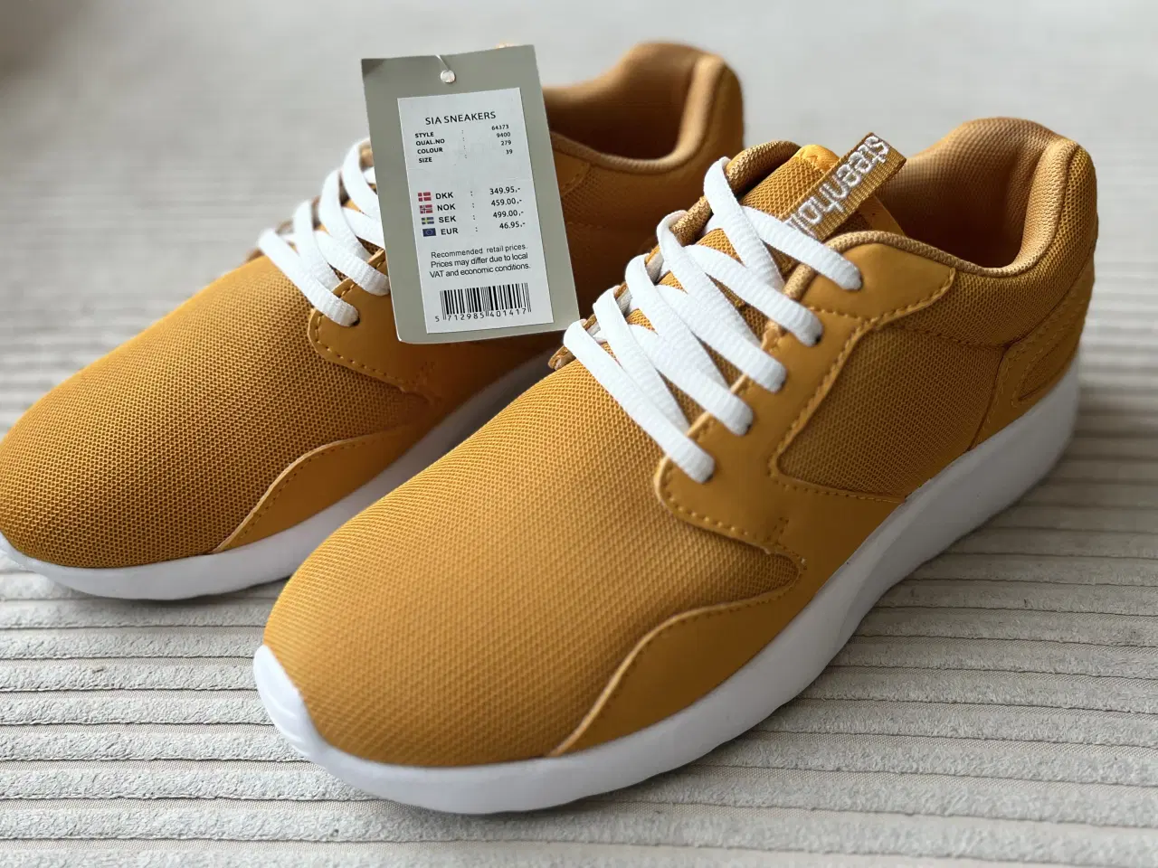 Billede 1 - Nye sko, str. 39