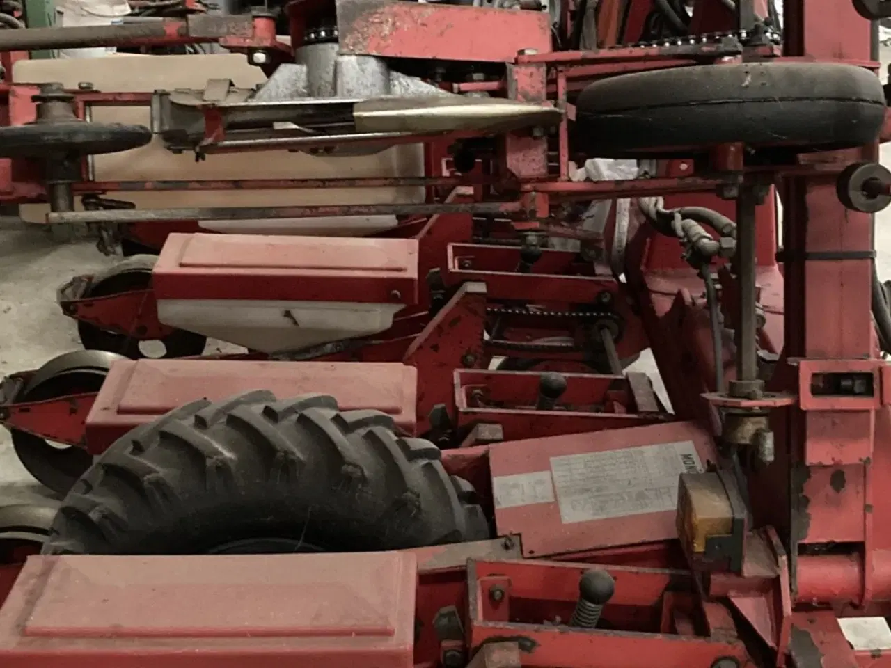 Billede 1 - Monopil 12 rk. Hydraulisk opklap. Med næsten nye såskær.