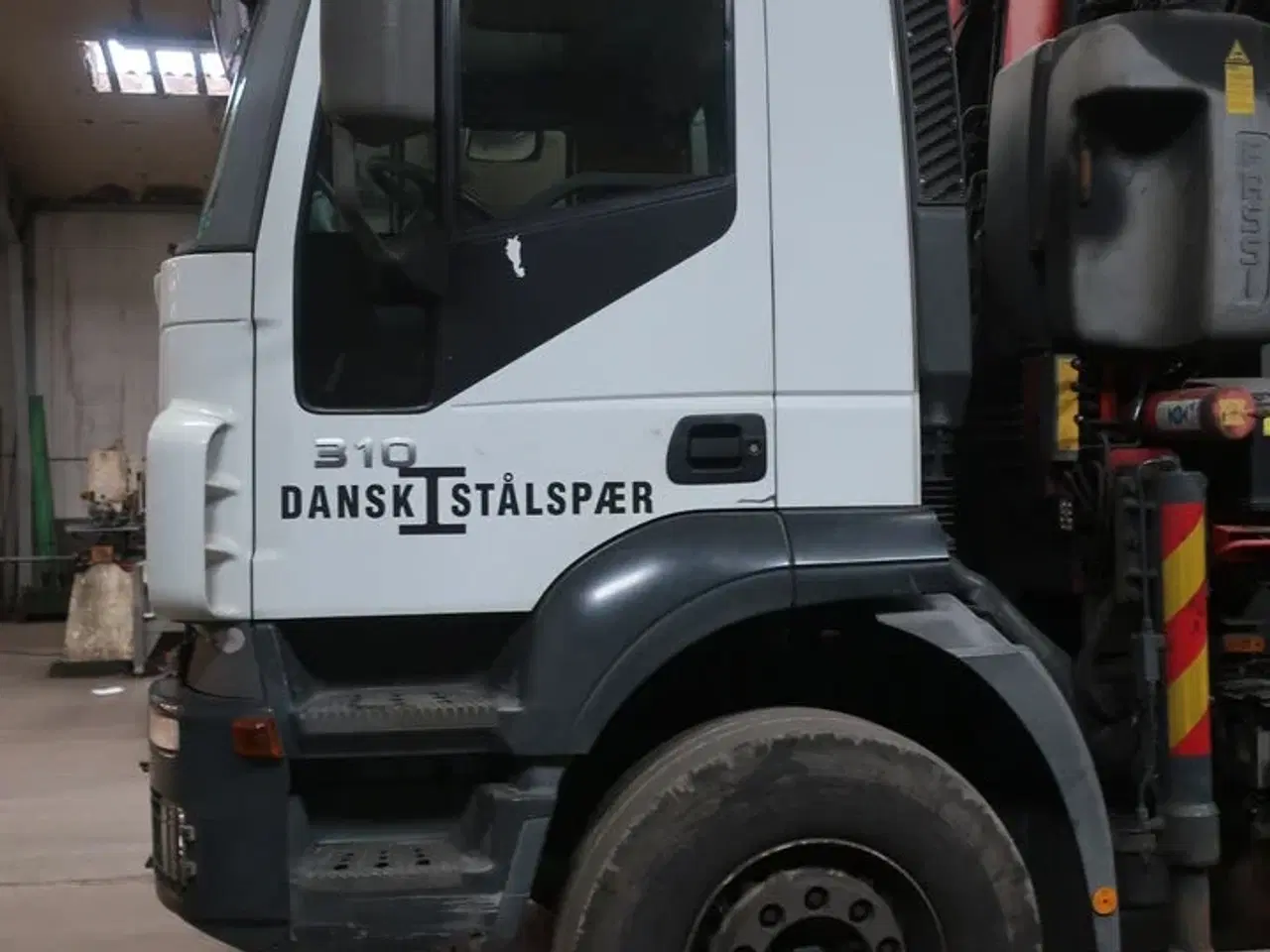 Billede 4 - Lastbil IVECO Trakker Ad190t31 med anhænger, kran FASSI F235AXP26