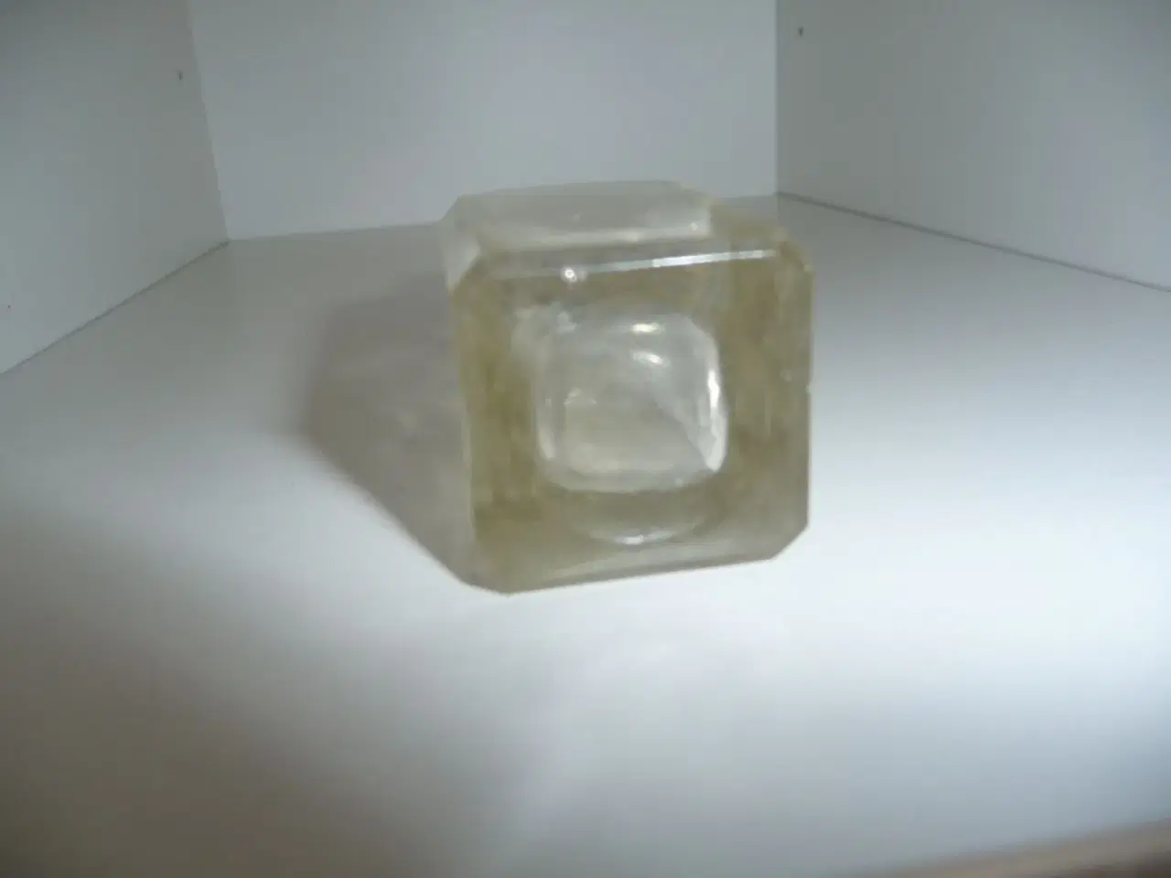 Billede 3 - gammel mundpustet flaske i klar glas