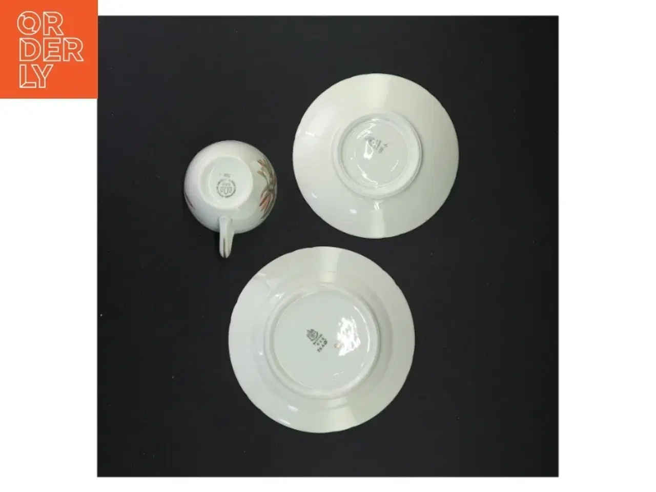 Billede 2 - Porcelæn tesæt fra Bing Og Grøndal (str. 15 x 9 cm)