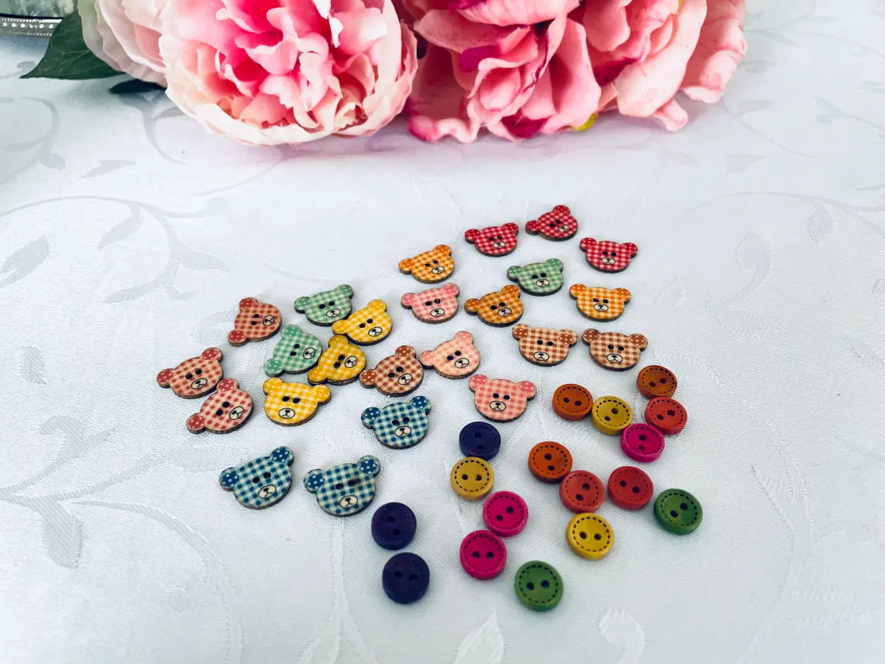 Billede 2 - Knapper blandet bamser og små runde 