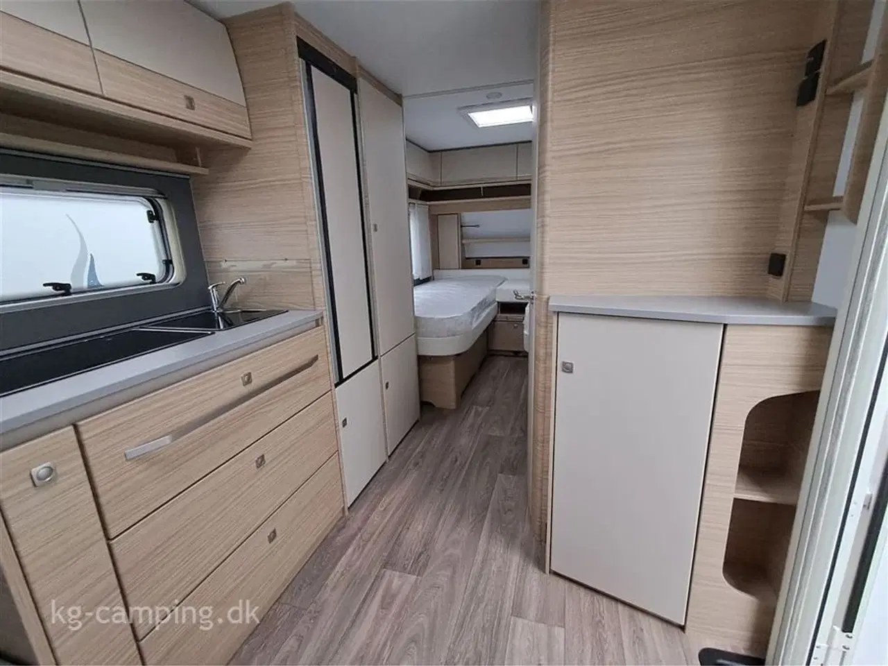 Billede 10 - 2026 - Fendt Bianco Selection 515 SG Kvalitetsvogn indrettet med enkeltsenge og sengeudtræk samt masser af udstyr.