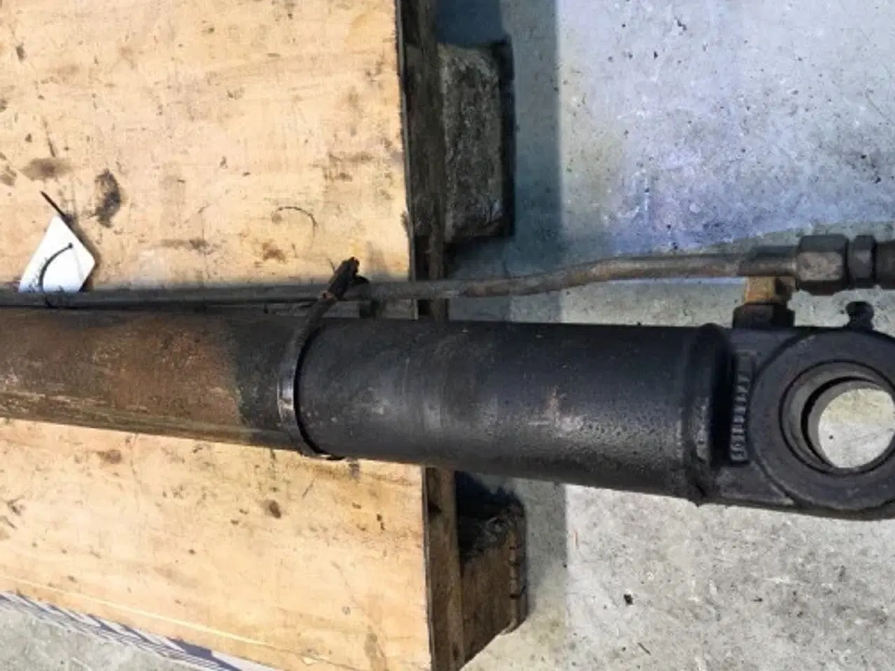 Billede 3 - New Holland LB115B Cylinder 85800070