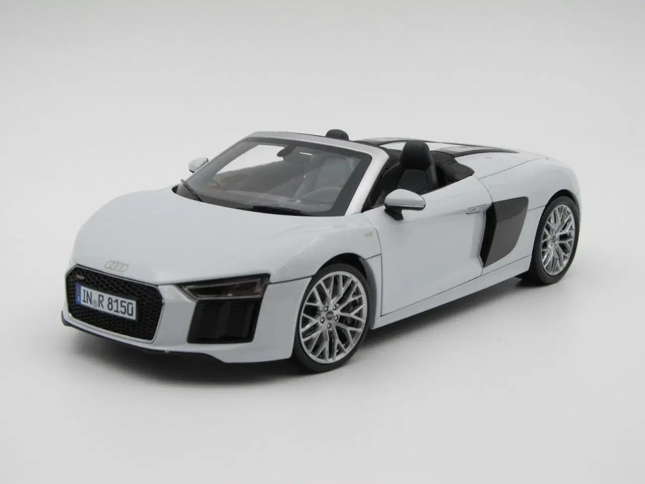 Billede 3 - AUDI Dealer Edition  2016 Audi R8 Spyder 1:18 