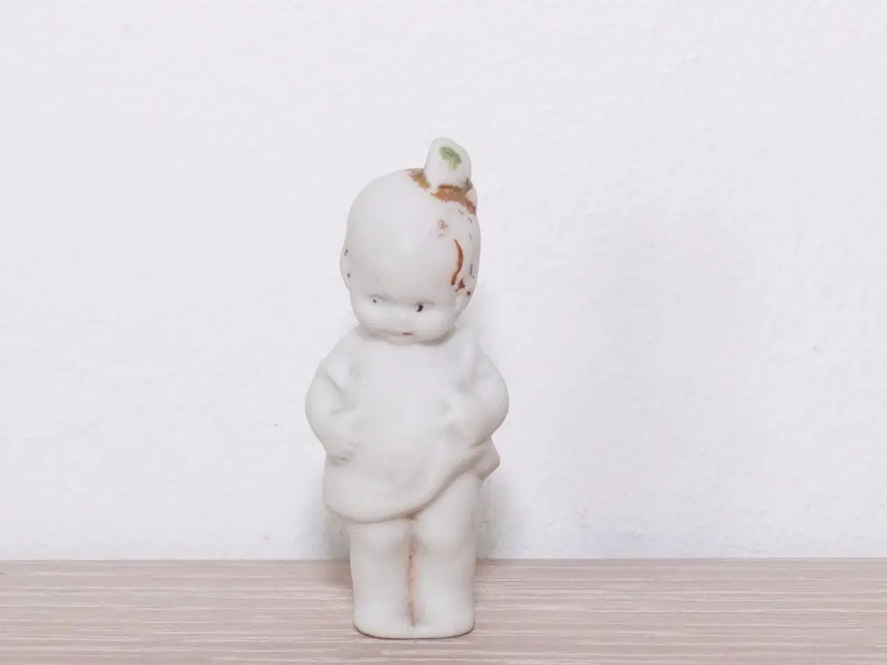 Billede 1 - Antik miniature Hertwig bisque dukke