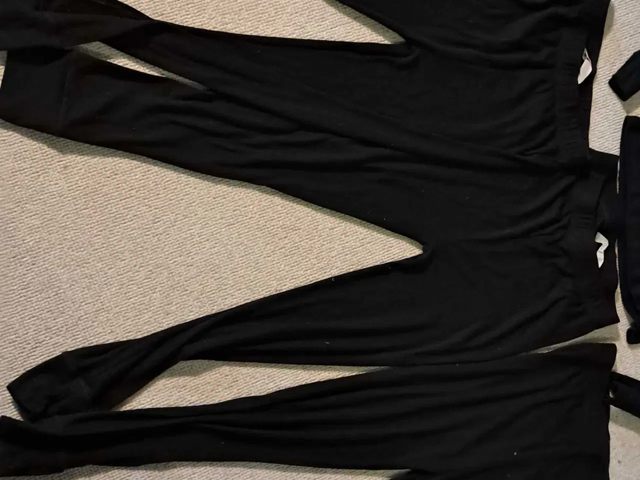 Billede 2 - Termoundertøj 6-8 år 