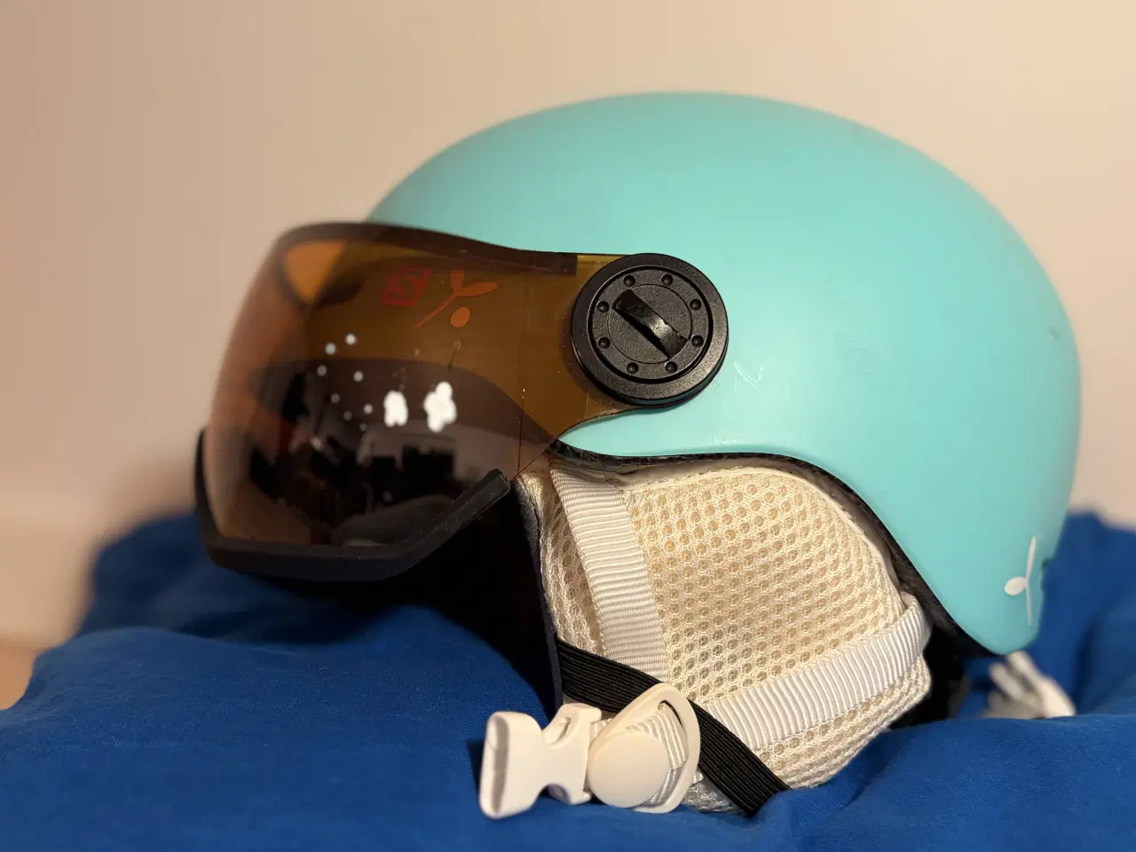 Billede 2 - Skihjelm med visir