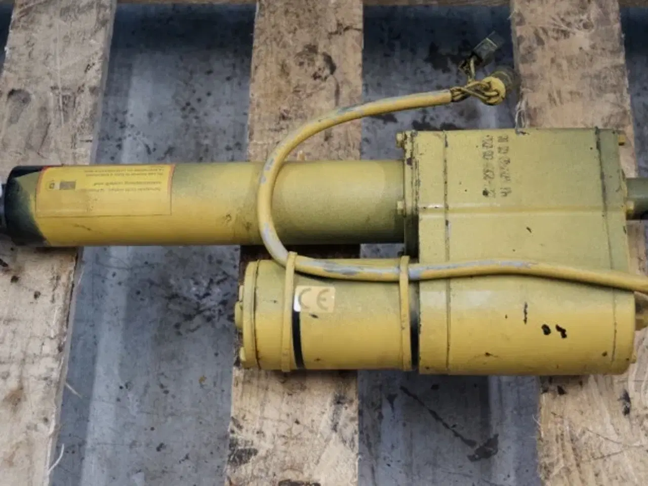 Billede 2 - New Holland TF78 Aktuator 84012749