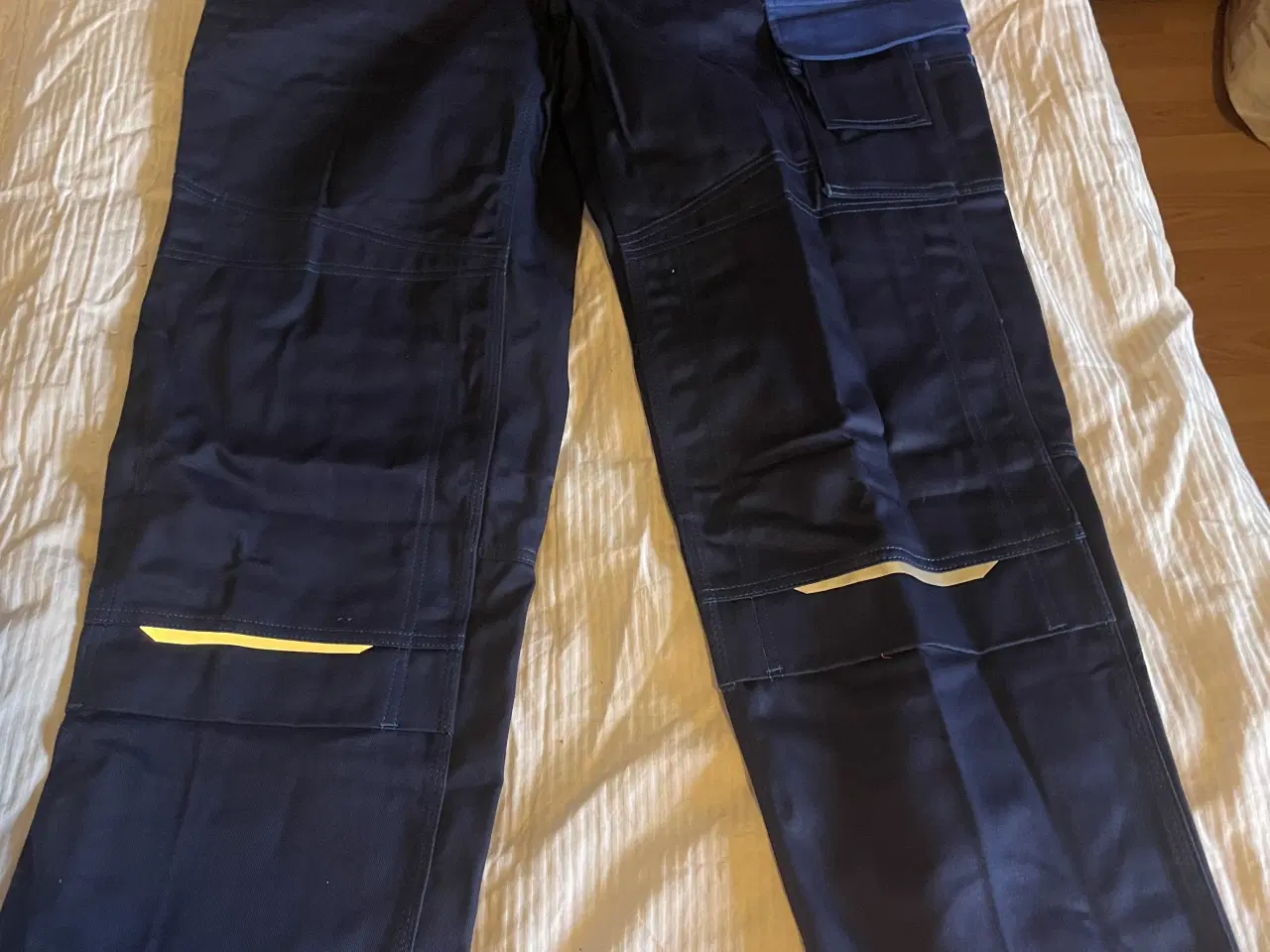 Billede 1 - Ubrugt arbejdstøj sælges