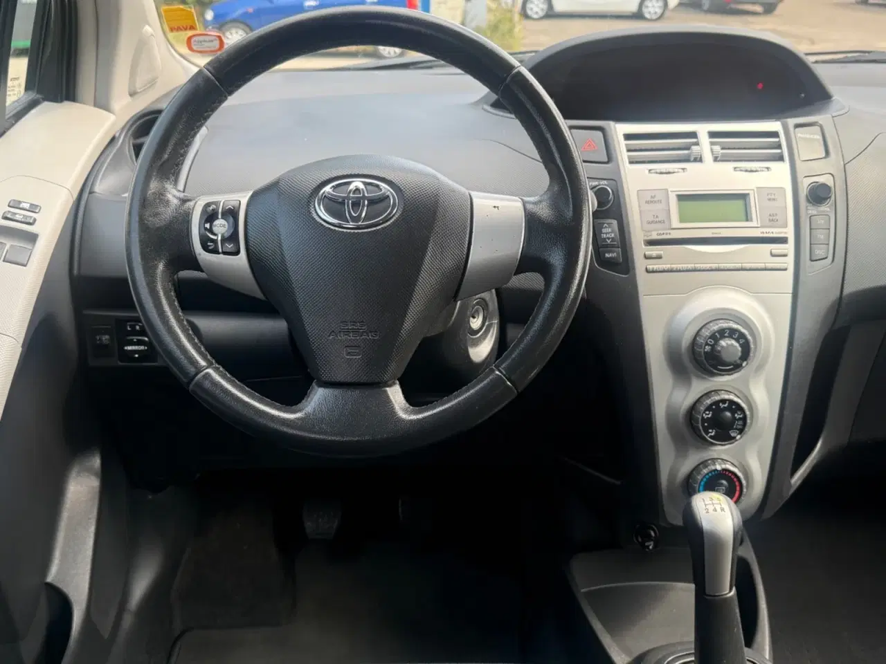 Billede 10 - Toyota Yaris 1,3 Luna