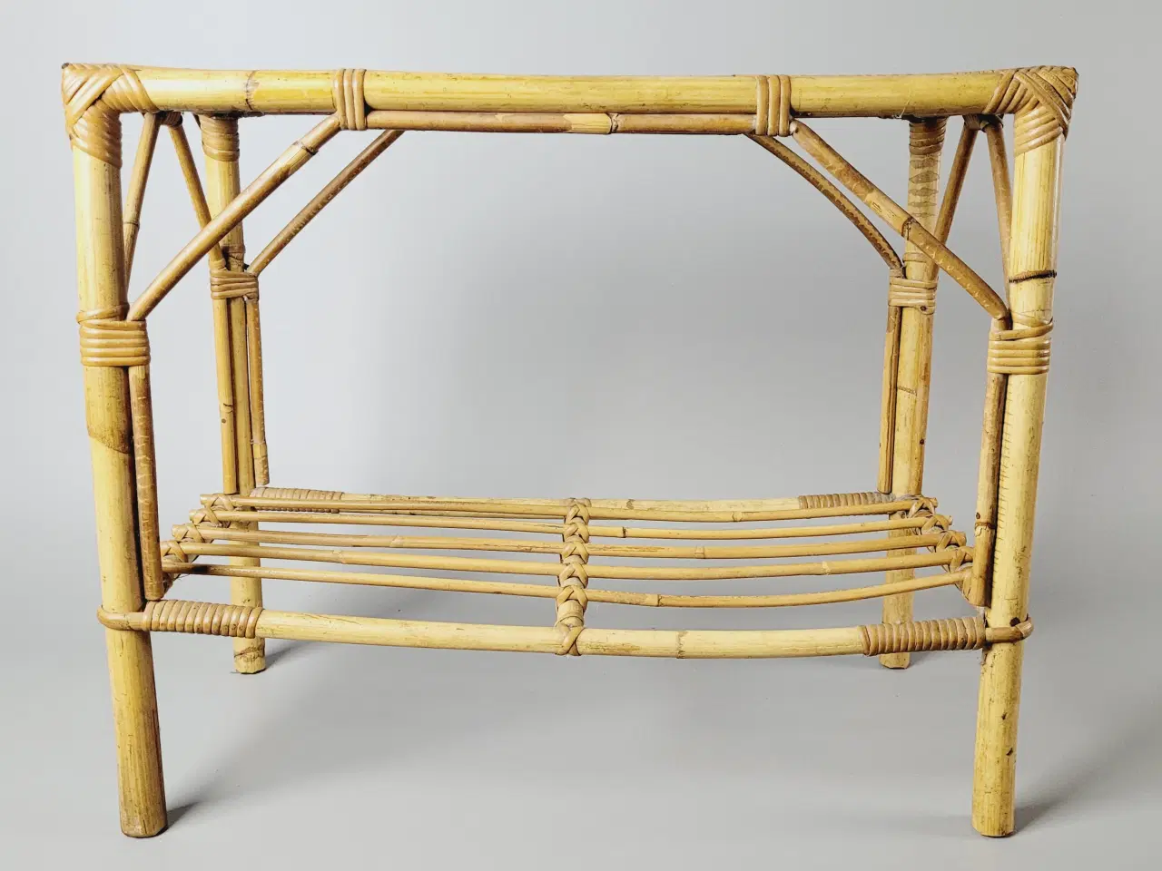 Billede 2 - ⭐️· Fint vintage bord i bambus/rattan med glas