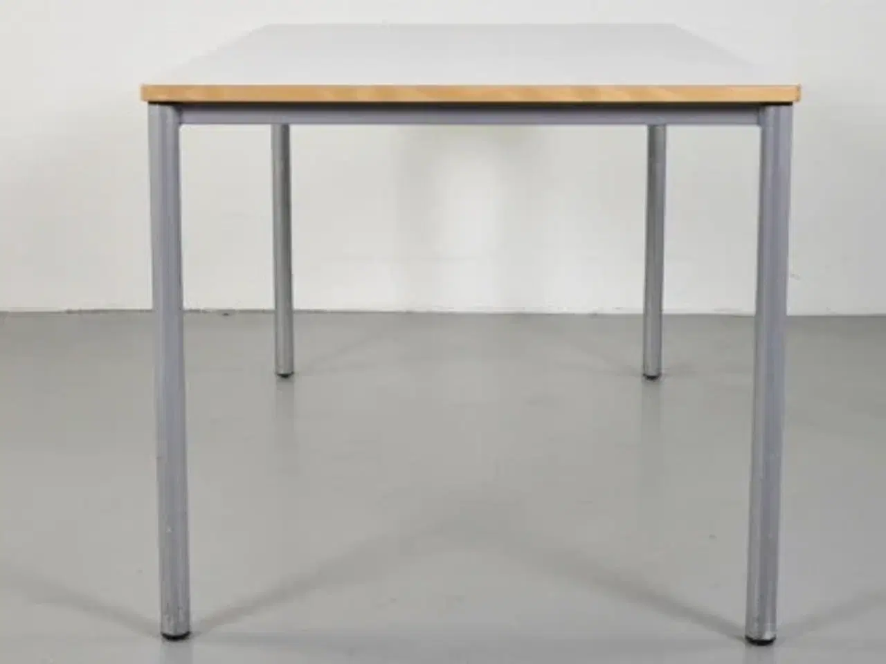 Billede 10 - Kantine-/mødebord med grå plade og alufarvet stel