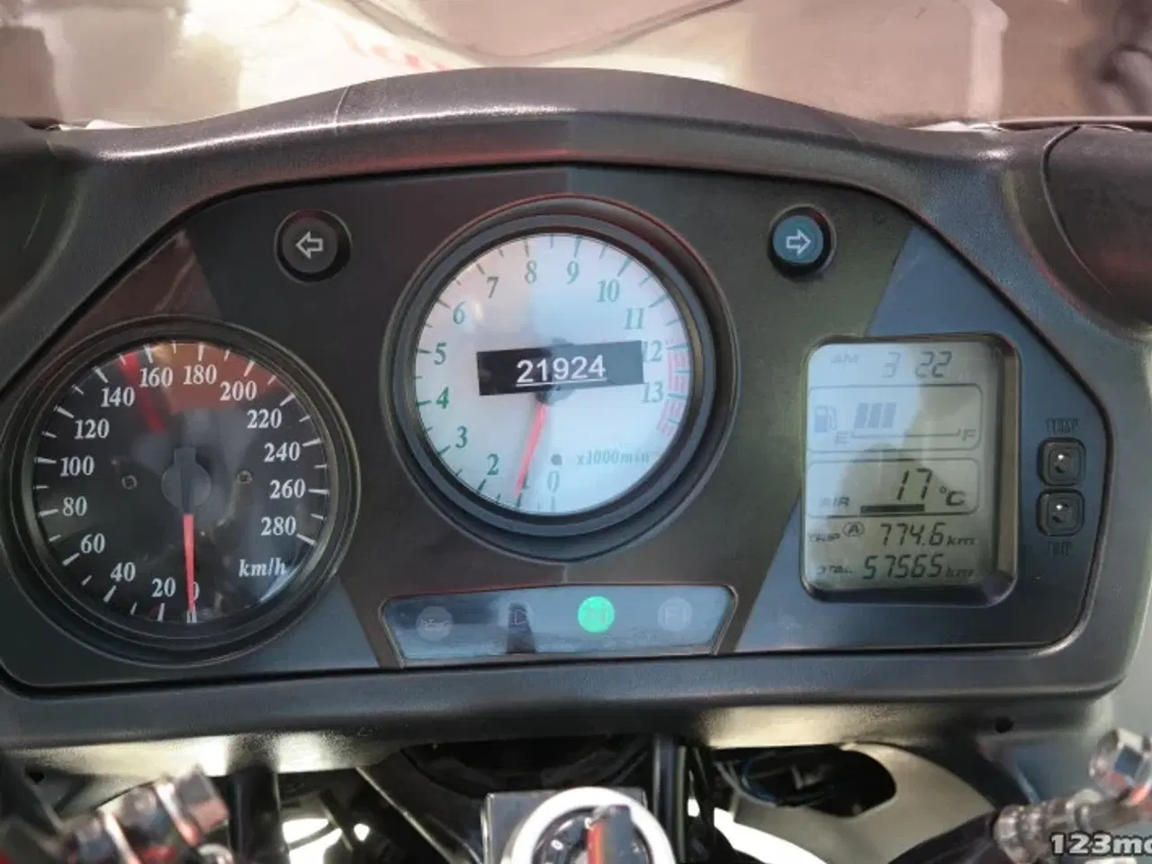 Billede 22 - Honda VFR 800 F MC-SYD       BYTTER GERNE