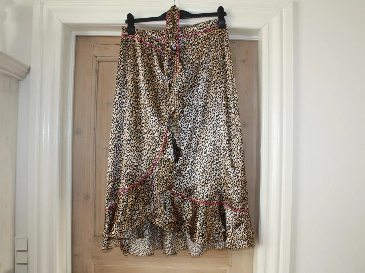 Billede 1 - Beck Söndergaard slå-om One size nederdel leopard