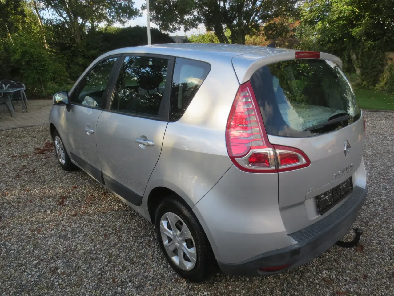 Billede 9 - Renault Scenic 1.6 i År 2010. Nysynet. 