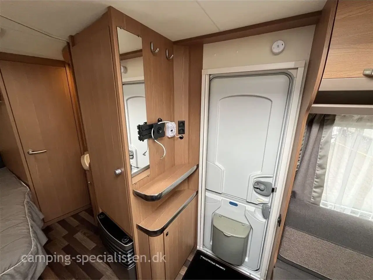 Billede 5 - 2015 - Knaus Sport 450 FU   Knaus Sport 450 FU 2015 - Se den nu hos Camping-Specialisten.dk