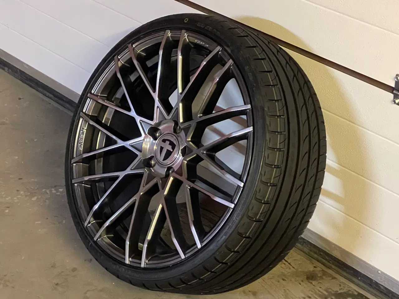 Billede 4 - Original Tomason alufælg 235/30-20" krydsmål 5x112