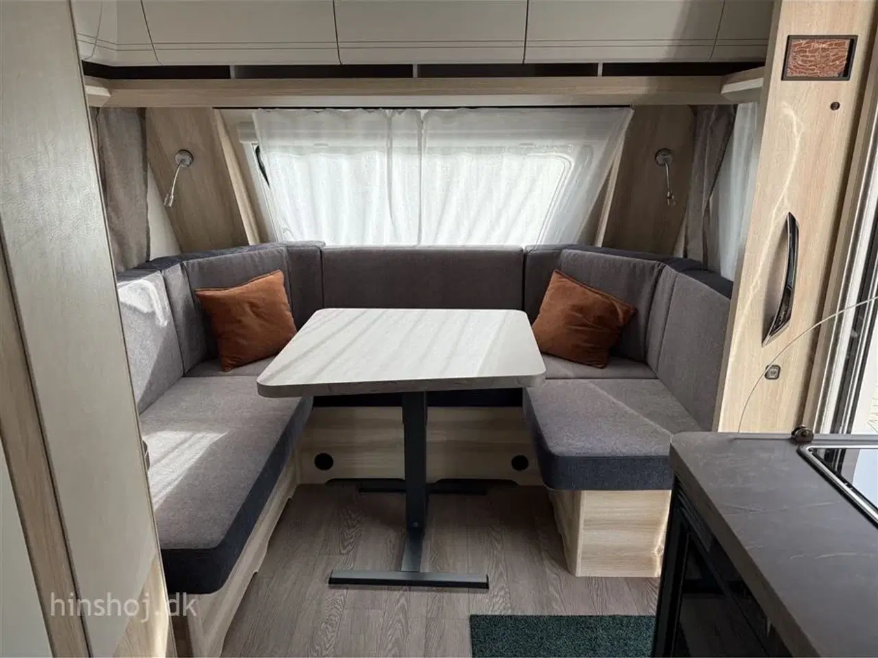 Billede 4 - 2026 - Hobby De Luxe 460 LU   Lækker enkelsengsvogn og rundsidegruppe fra Hinshøj Caravan