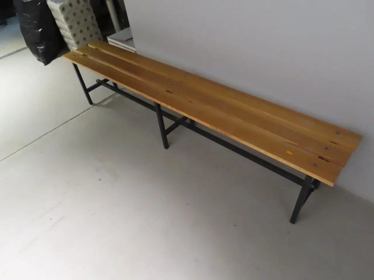 Billede 3 - Bænk fra omklædningsrum