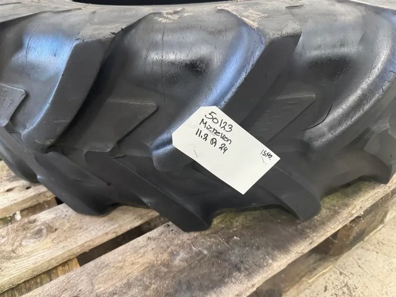 Billede 2 - Michelin 11.2R24