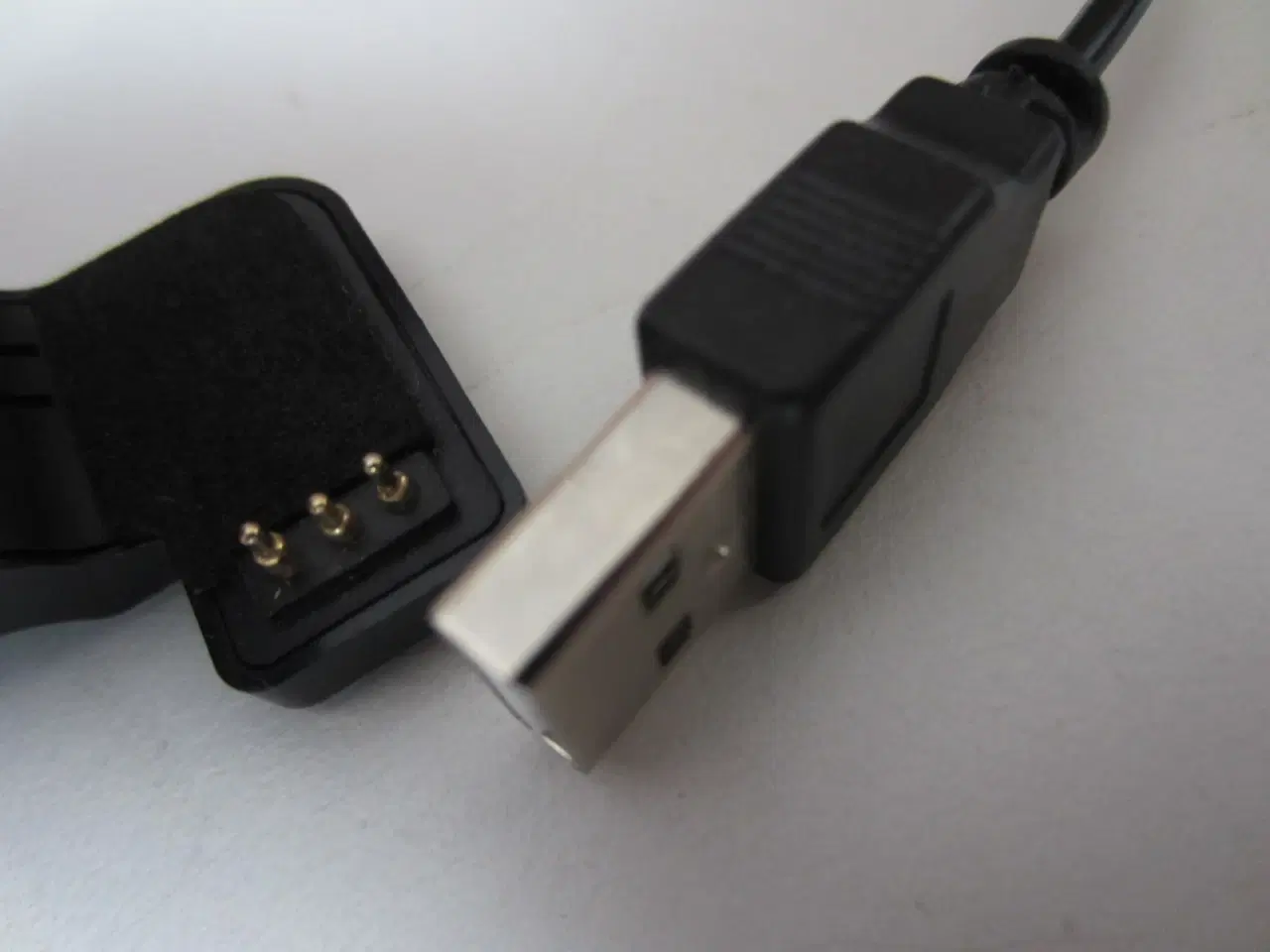 Billede 2 - USB ladekabel med klips og 3 kontakter